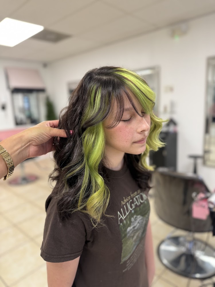 Sunny Salon primary photo