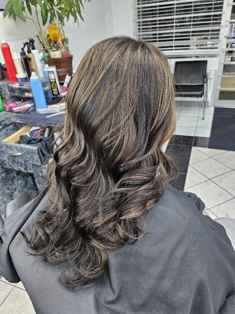 Super Hair Salon primary photo