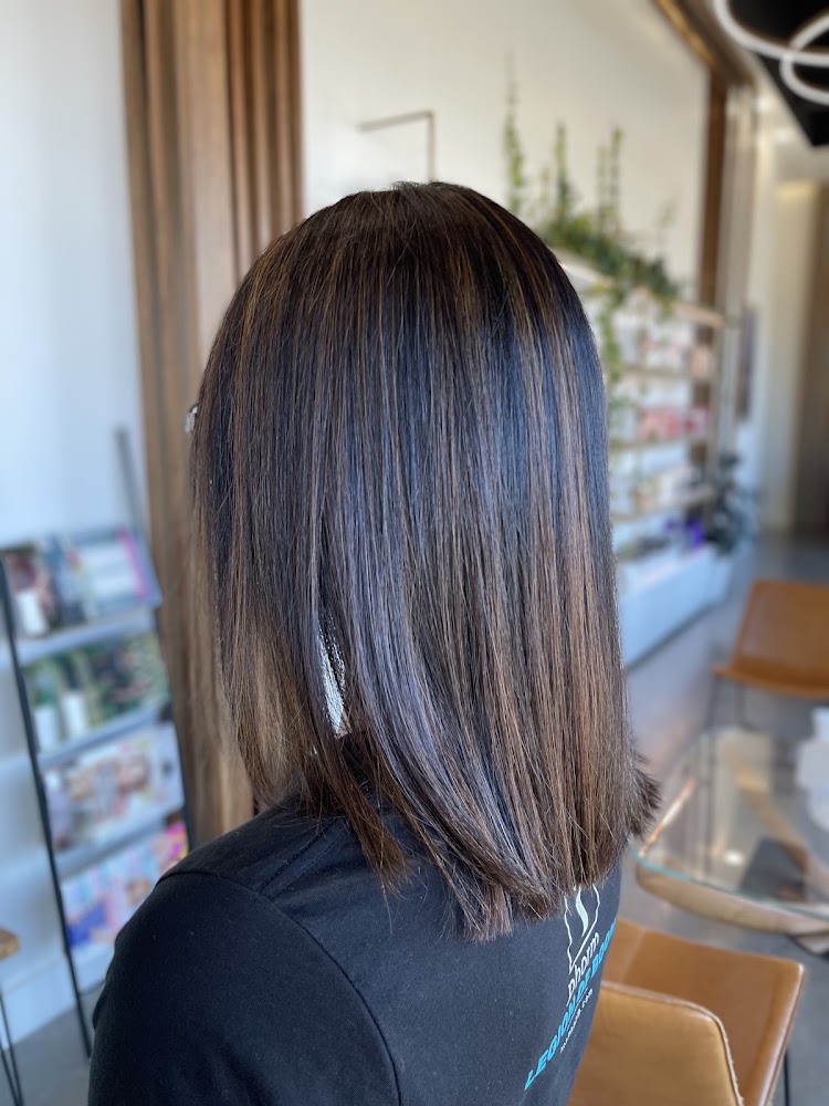 Thai Le (Brazilian Blowout Specialist) view 4