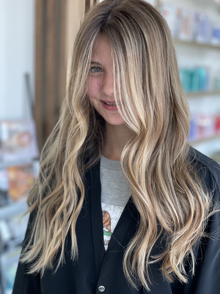 Thai Le (Brazilian Blowout Specialist) view 5