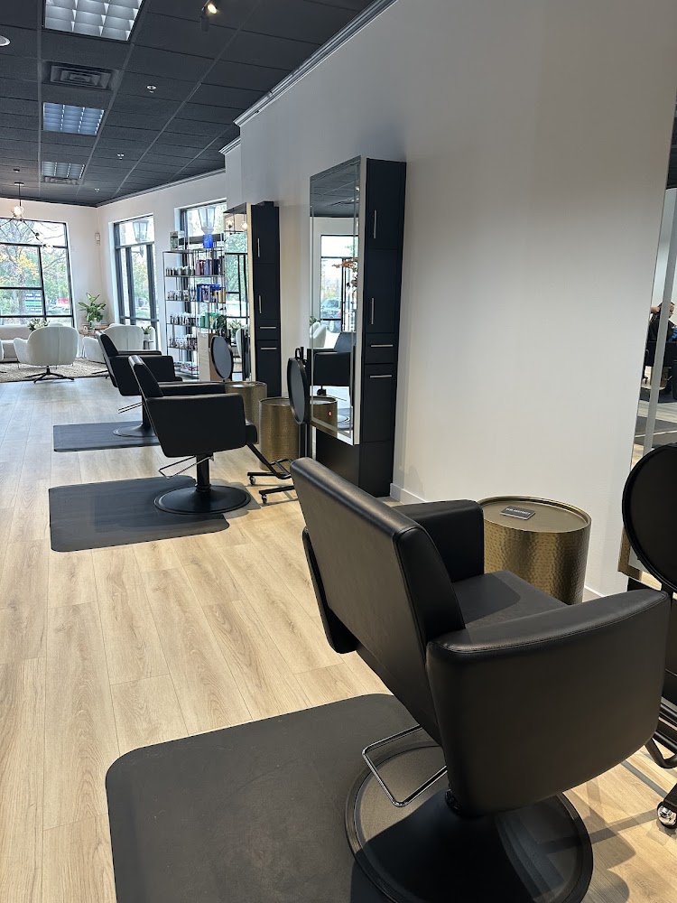 The District Hair Co view 4