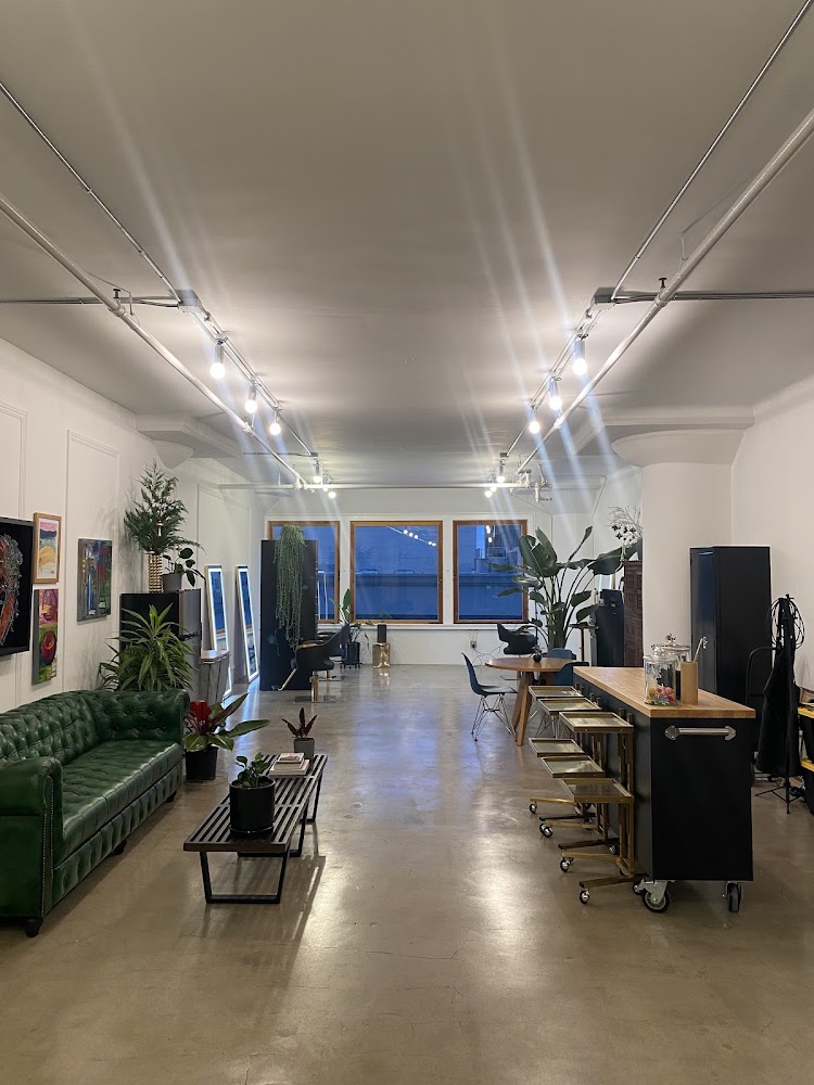 The Hideout Salon ✂ view 3