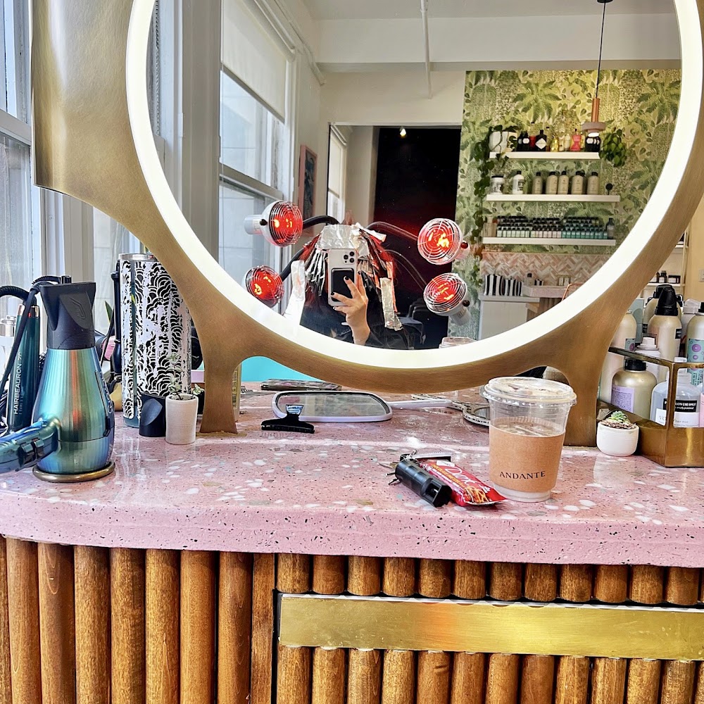 The Hideout Salon ✂ view 4