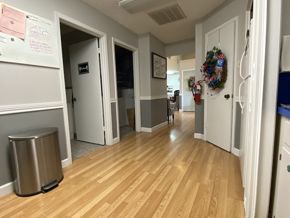 The Jagged Edge Salon view 5