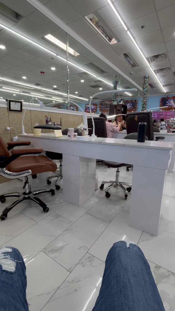 THE NAILS & SPA - Baytown view 4