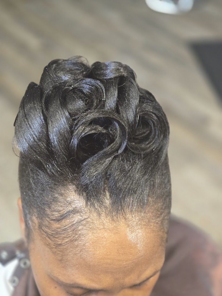 Touch Beauty Bar & Diamond Cutz view 4