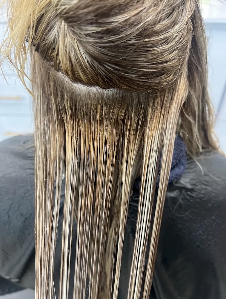 Três hair salon view 2