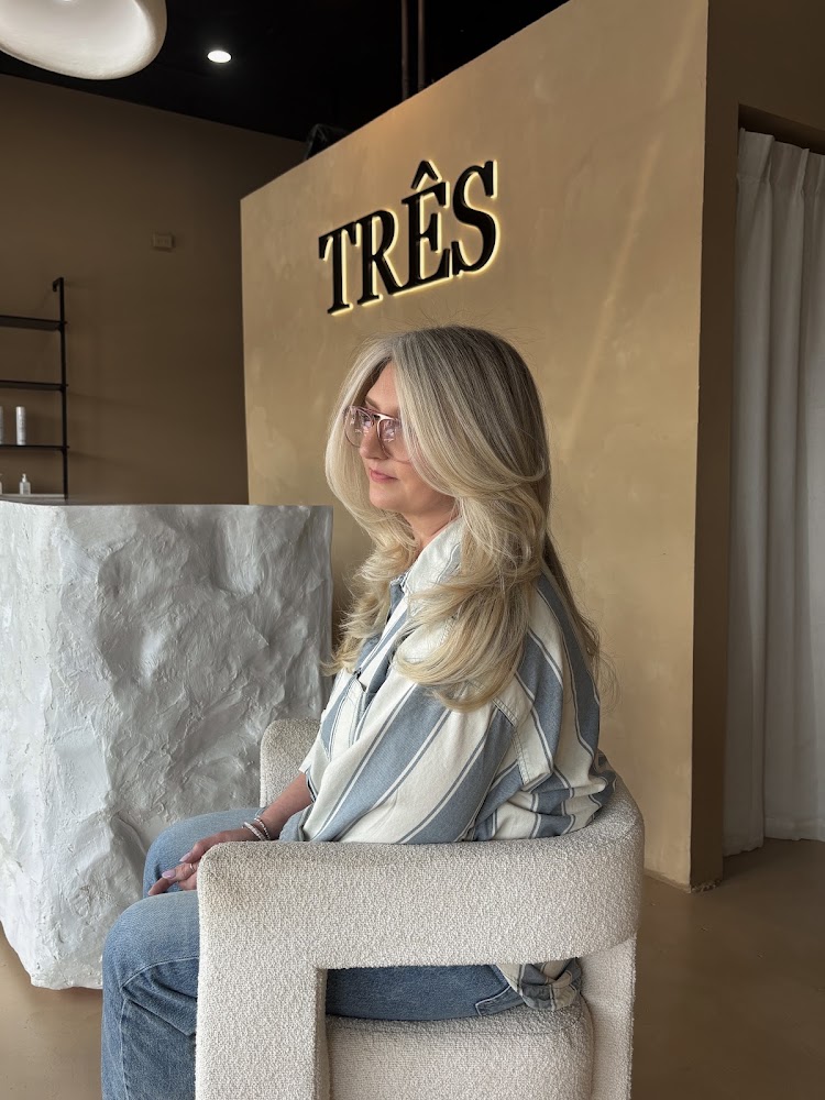 Três hair salon view 5