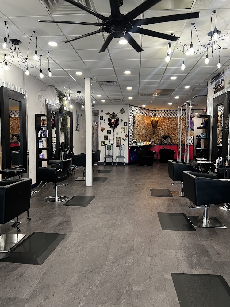 TR3S Salon view 3