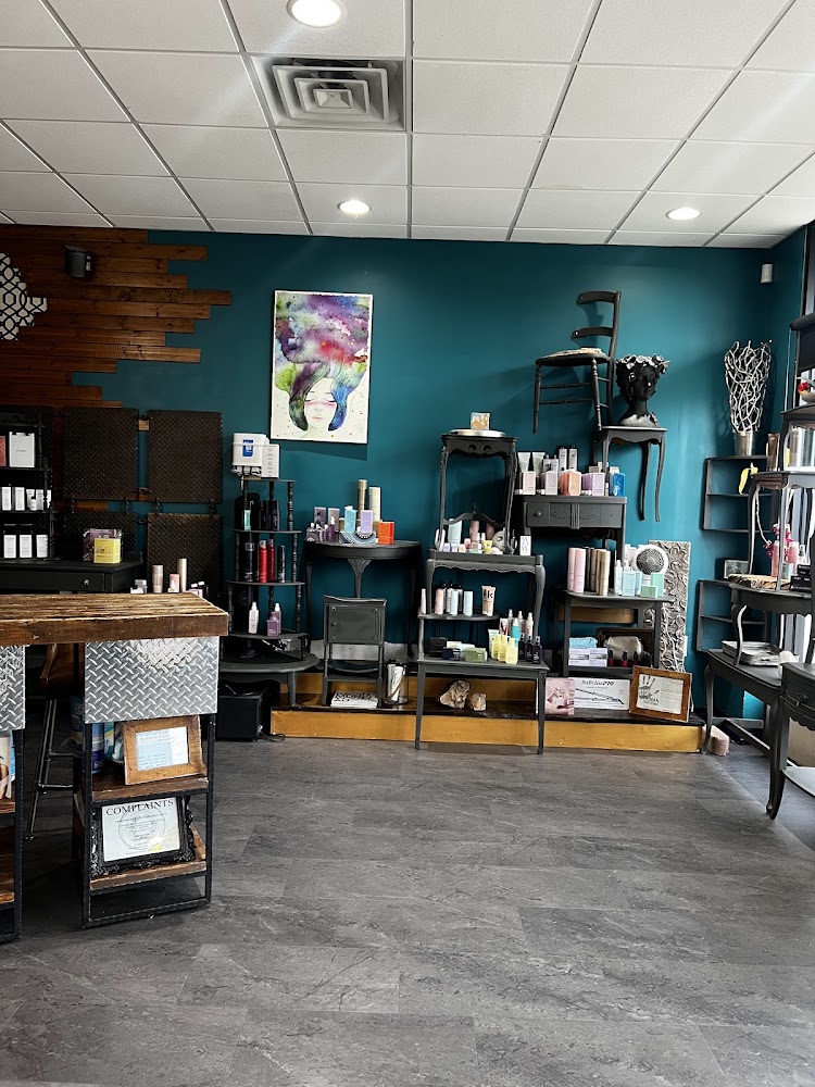 TR3S Salon view 4
