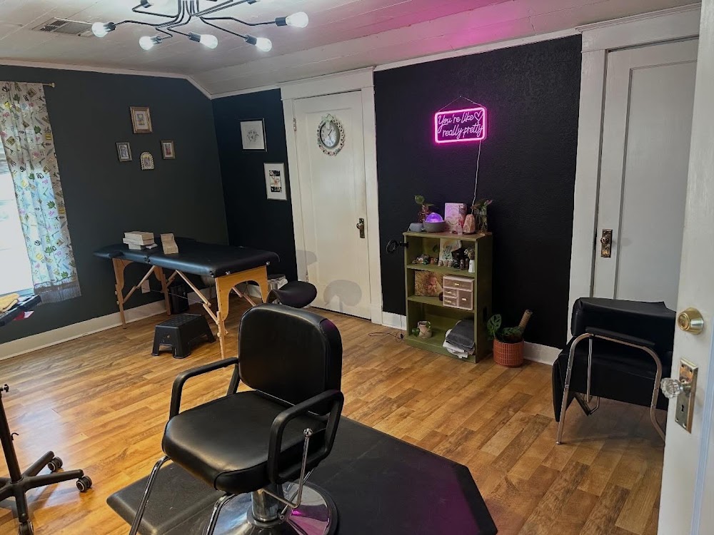 Trendz Salon & Suites view 5
