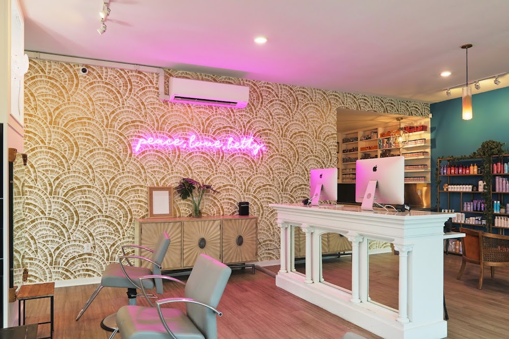 Urban Betty Salon Soco primary photo