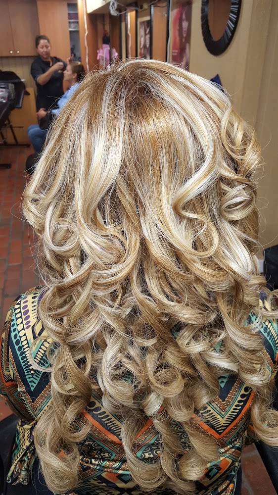 VALEDORA LLC DBA Dori’s Beauty Salon view 5