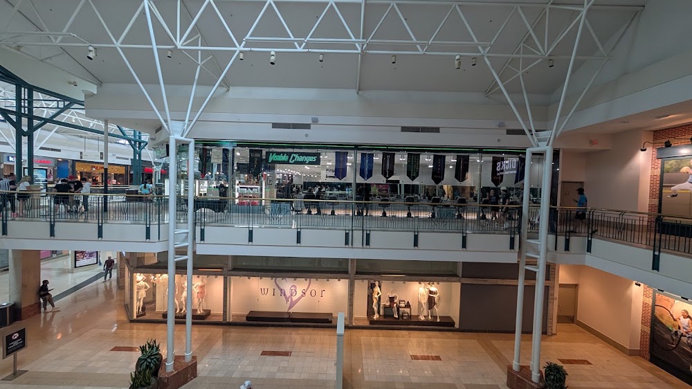 Visible Changes (inside The Woodlands Mall) view 3