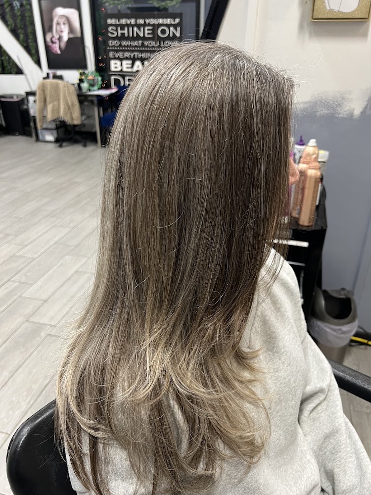 Visible Impressions Hair Studio view 2