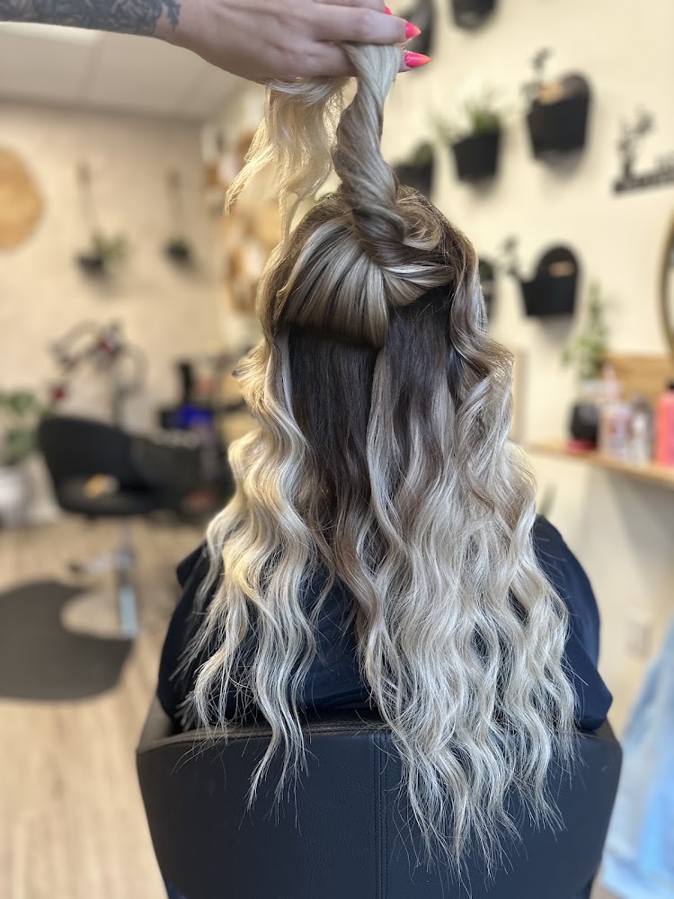 WOVEN. Hair Extension Salon view 3