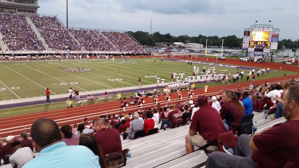 Port Neches-Groves High photo 2