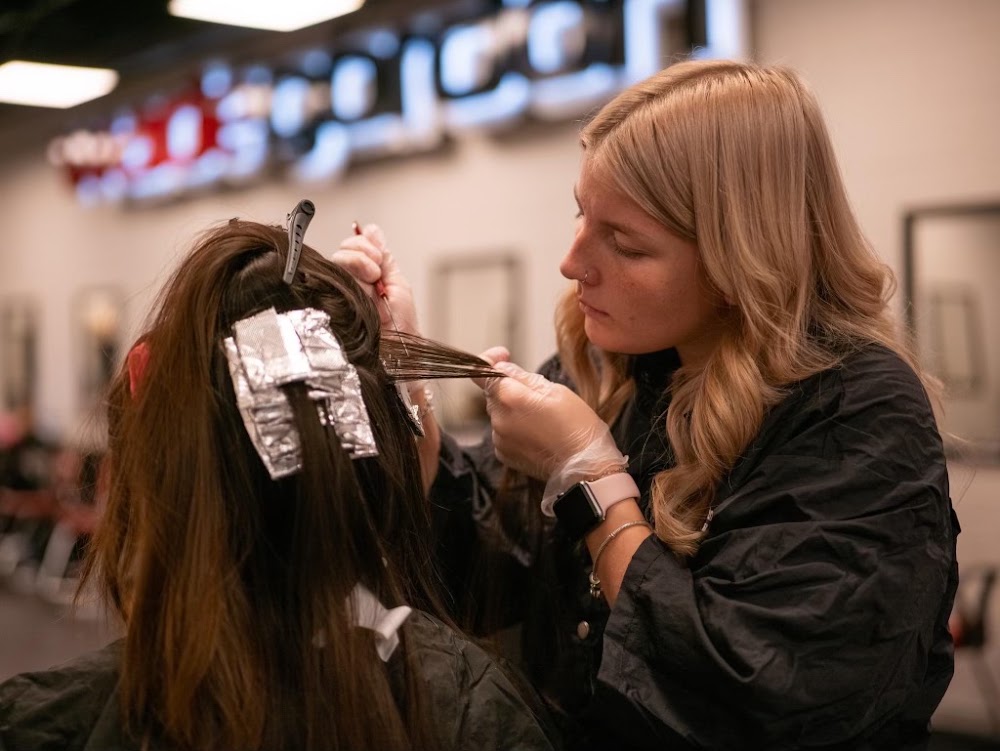 Wade Gordon Hairdressing Academy photo 4