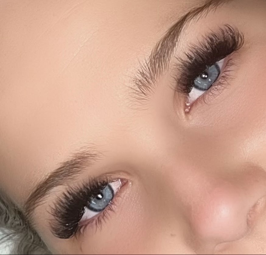 Glamoureyes & More LLC