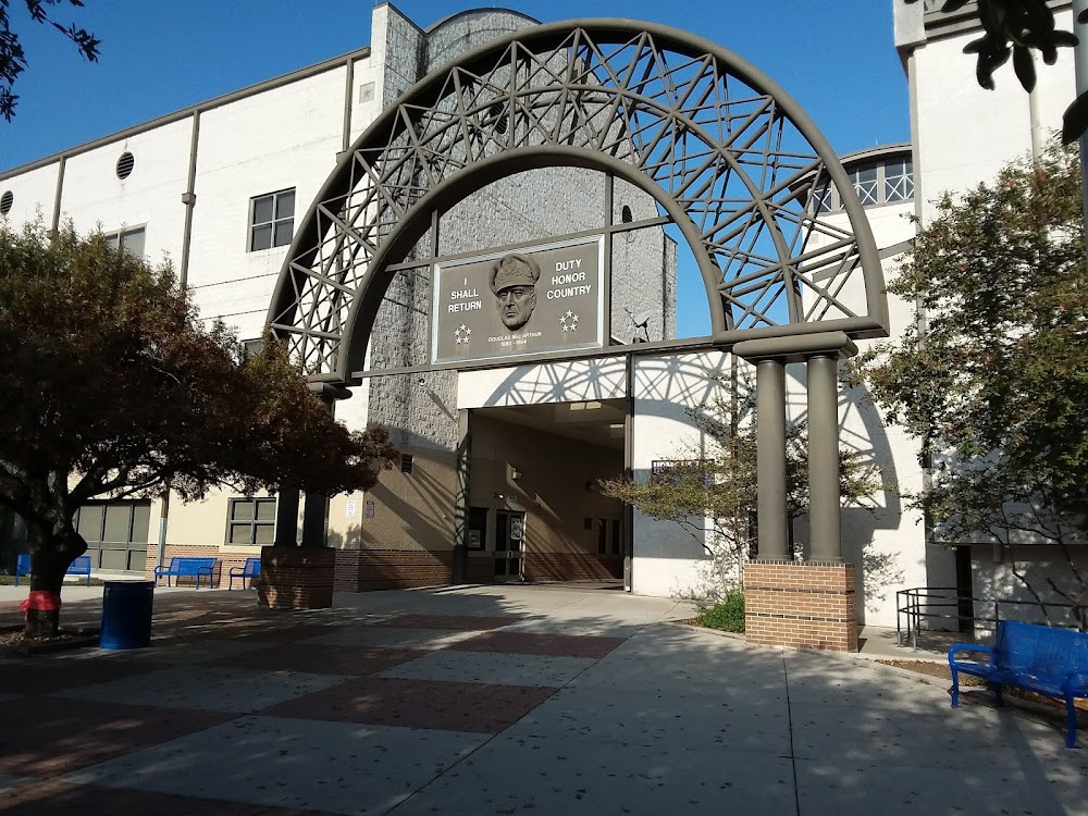 D Mac Arthur High School