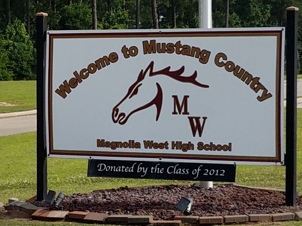 Magnolia West High School photo 2
