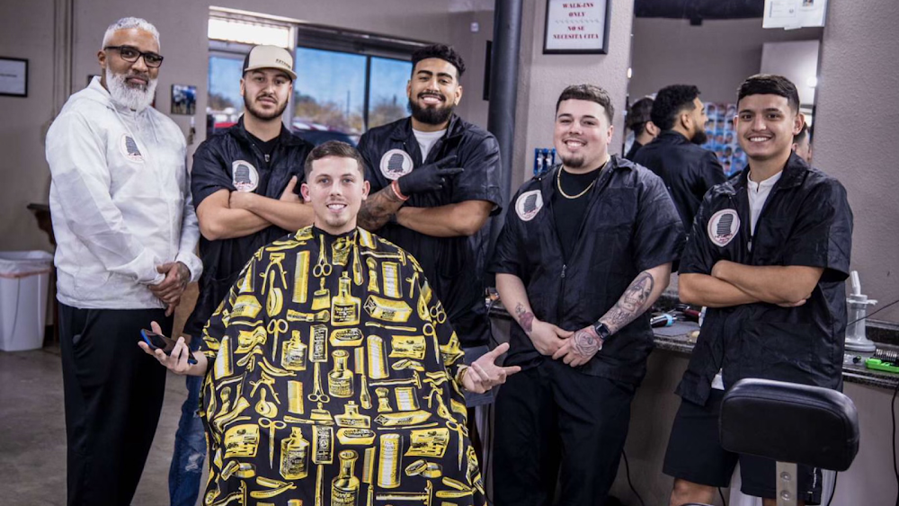 Headlines Barber College photo 3