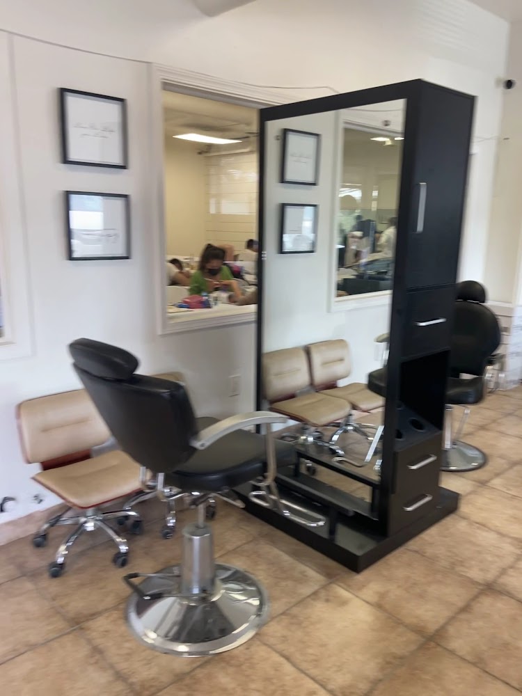 AAA Beauty College photo 2