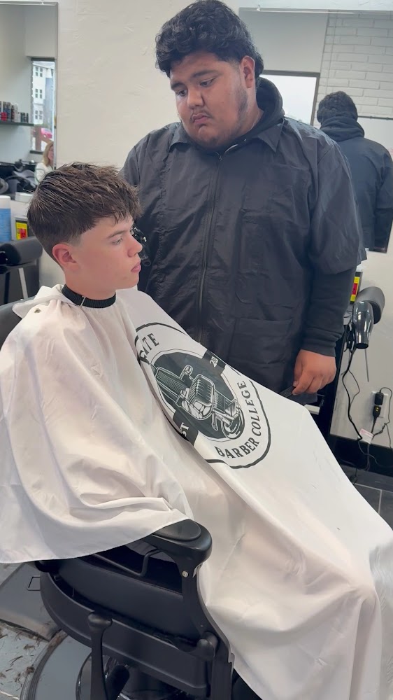 Elite Barber College photo 5