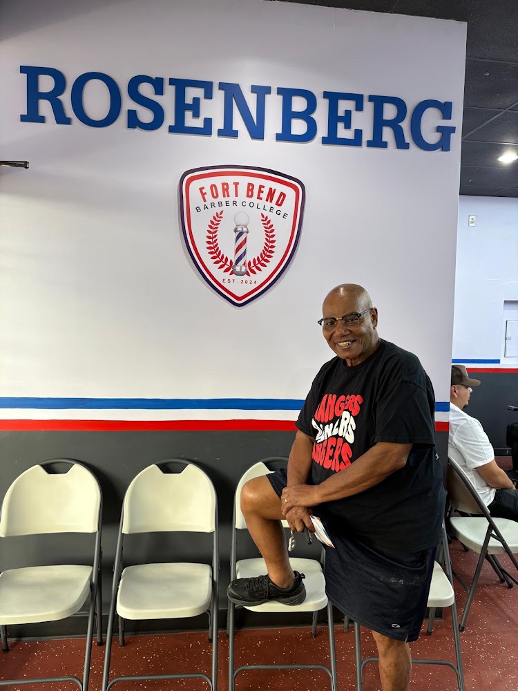FORT BEND BARBER COLLEGE photo 3