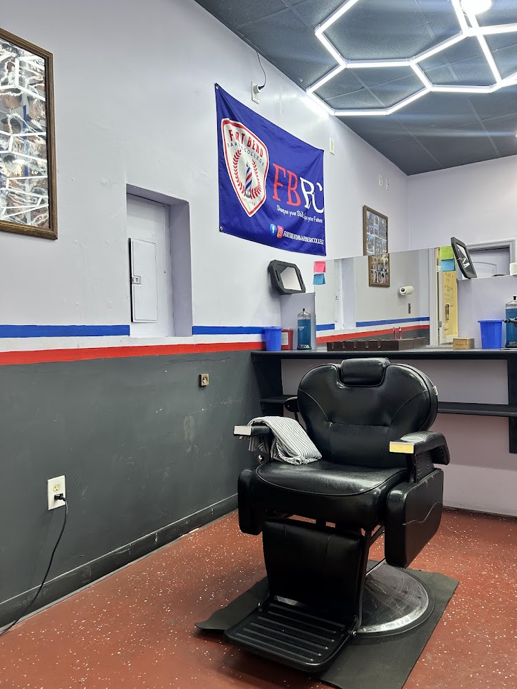 FORT BEND BARBER COLLEGE photo 4