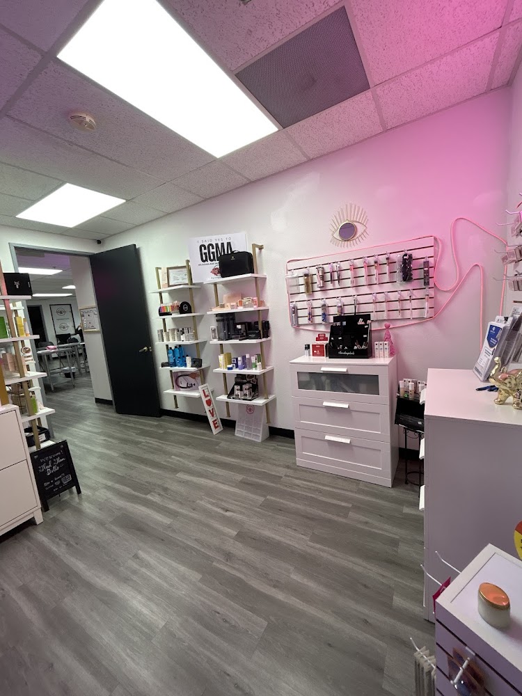 Gladglam Makeup Academy LLC photo 3