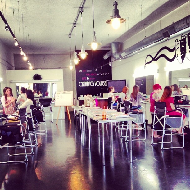 Hollywood Makeup School And Permanent Makeup Academy photo 4