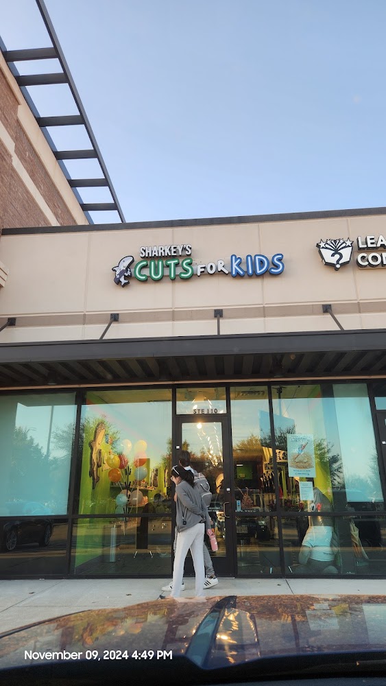 Sharkey's Cuts for Kids - Sugar Land photo 2