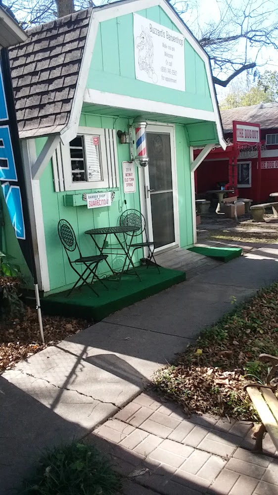 Buzzard's Barbershop - The Shop Club view 4