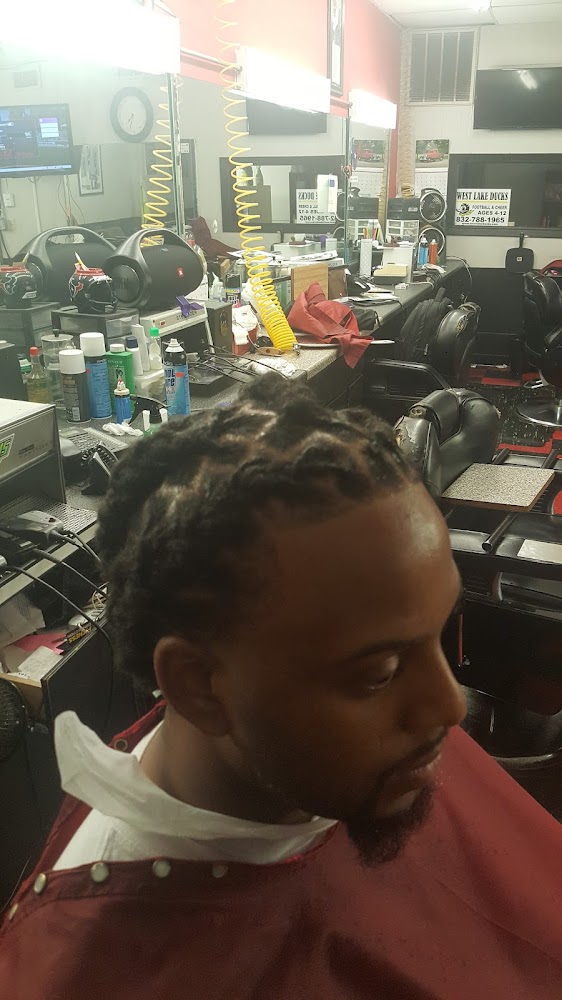 Clippers & Blades Hair Cafe primary photo