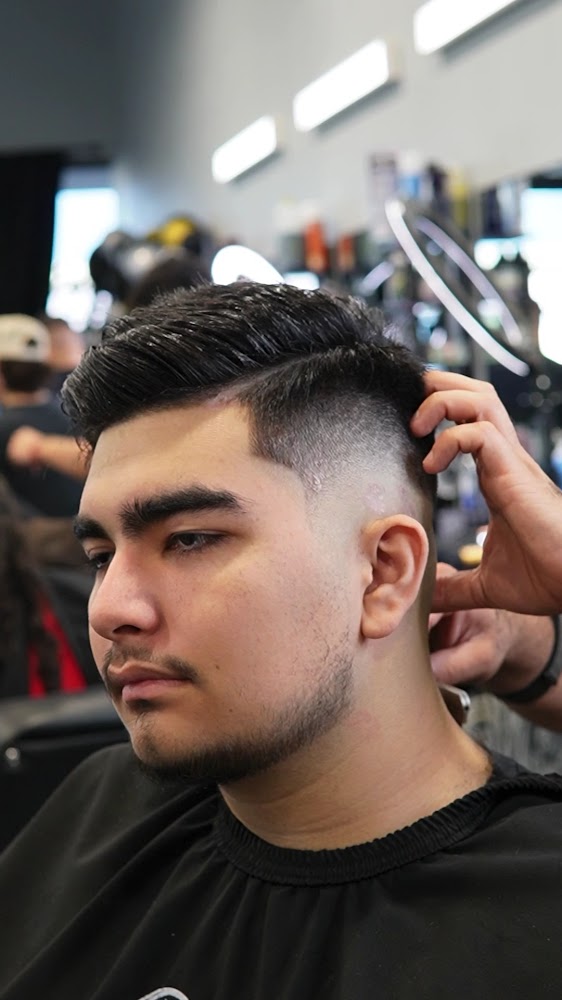 Ro's Barbershop view 4