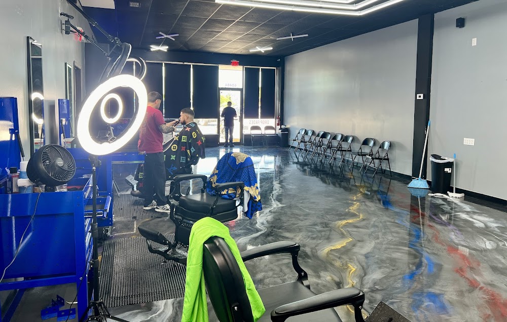 2 Blendz Barbershop DeerPark view 3