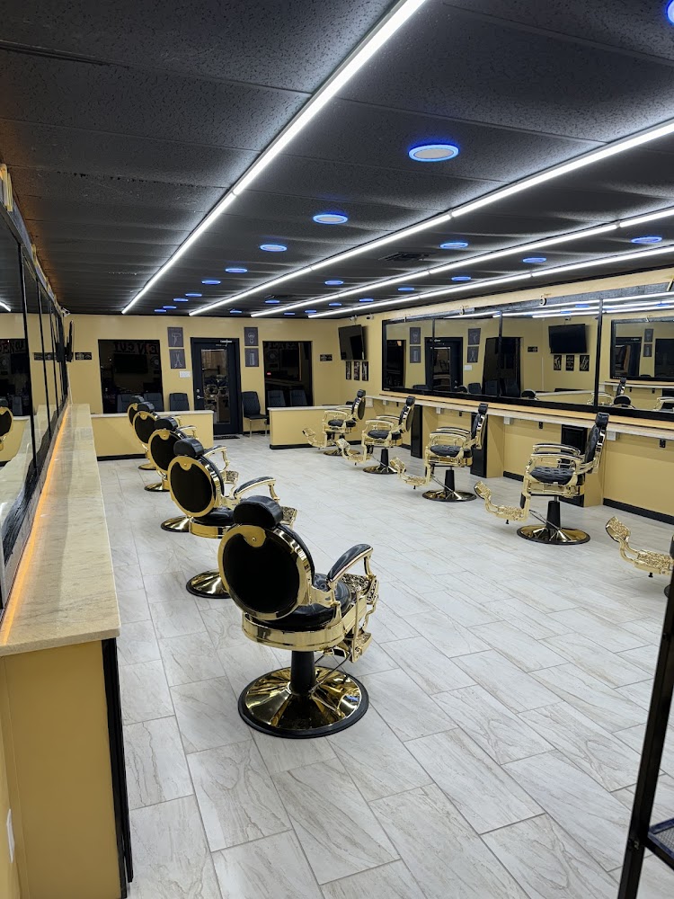 GOLDEN CUT BARBERSHOP view 3