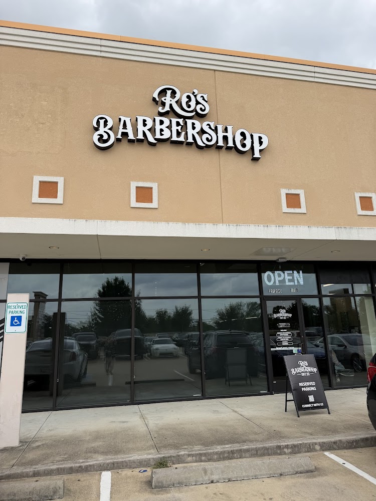 Ro's Barbershop view 3