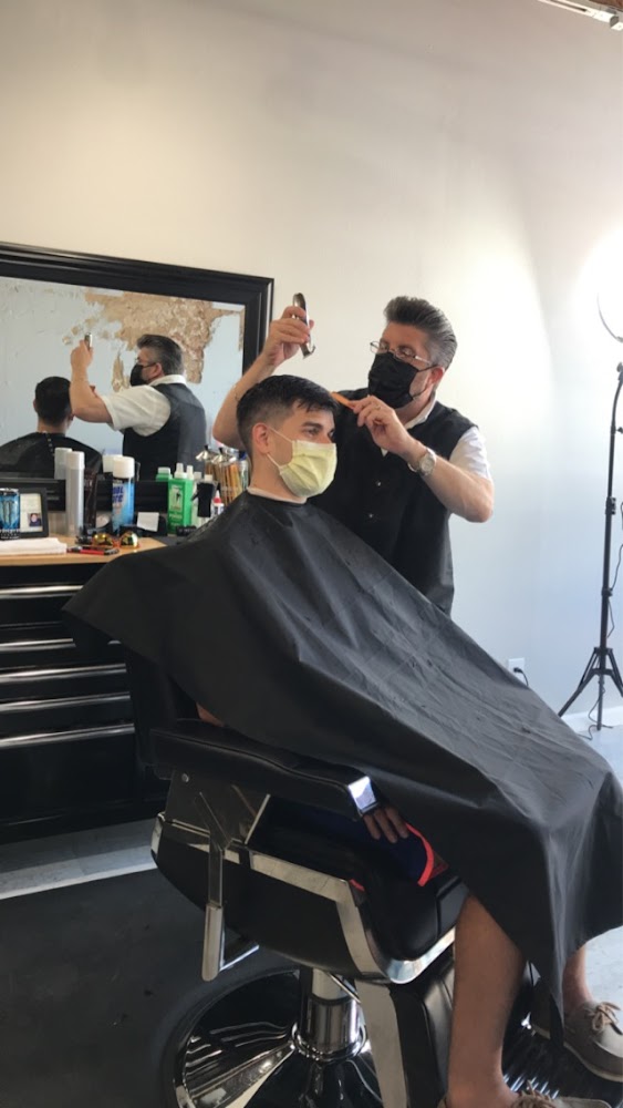Rapattoni's Barbershop view 5