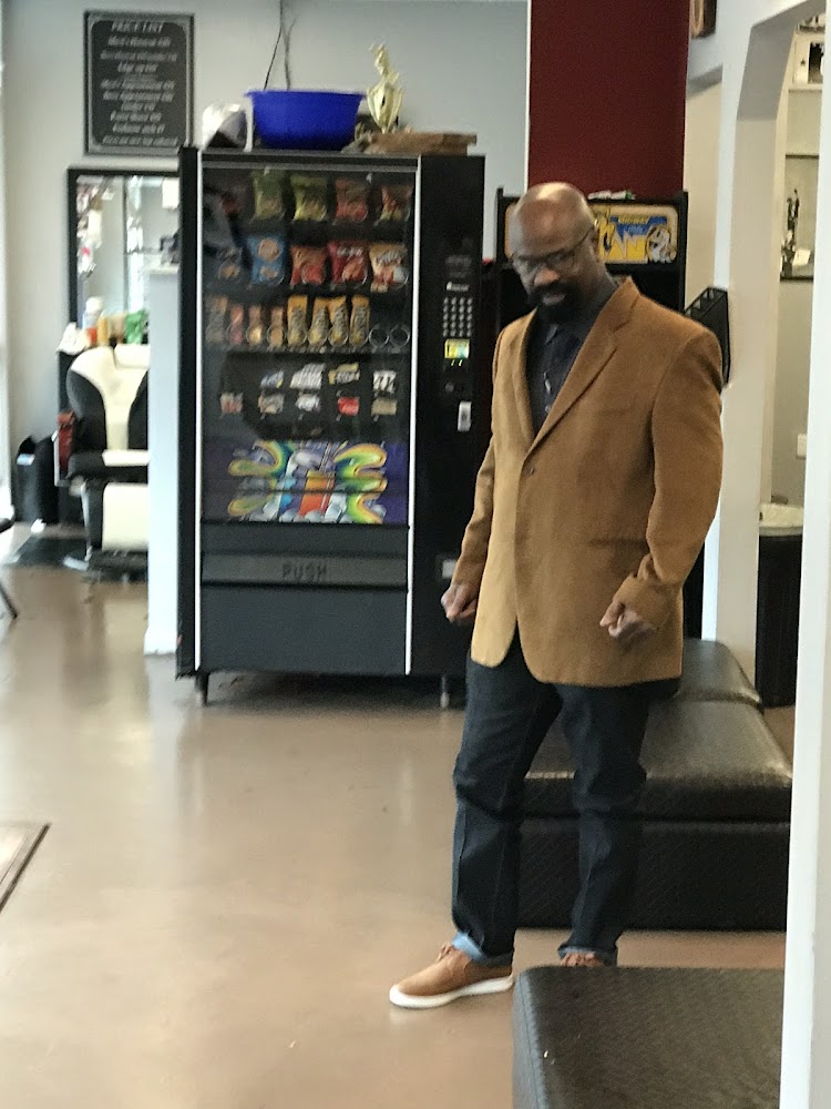 Goode Looks Barber Shop #topshoponscott view 4