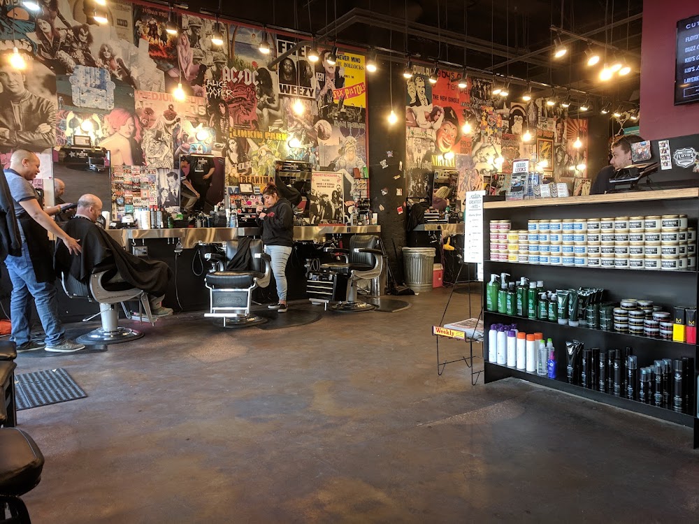 Floyd's 99 Barbershop view 4