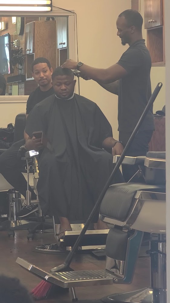 Gerrod Jones Barbershop primary photo