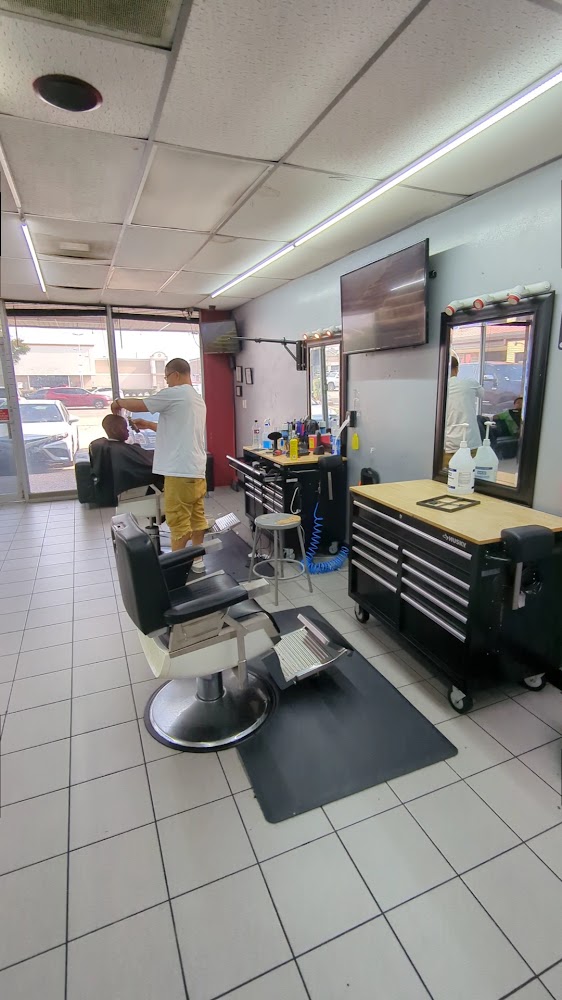 MAGIC HANDS BARBERSHOP view 3