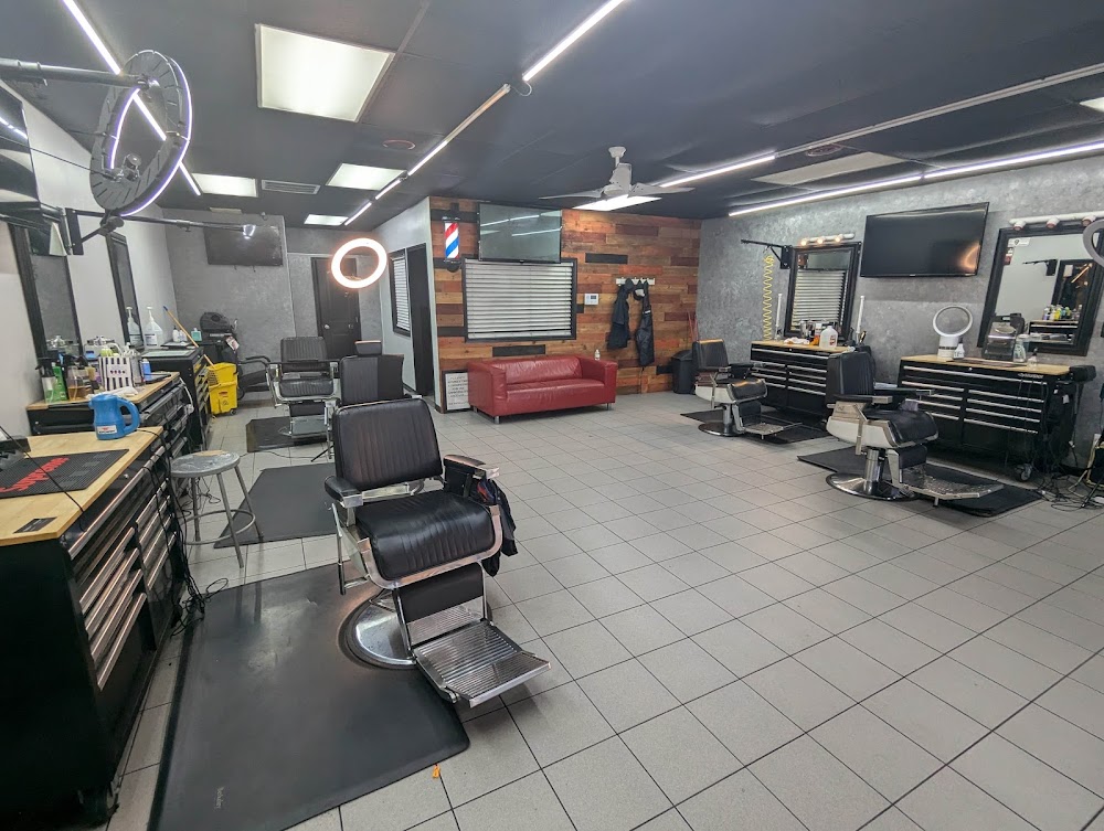 MAGIC HANDS BARBERSHOP view 4