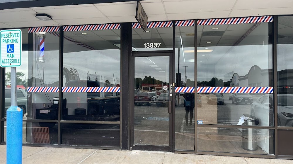 La Fama Barbershop view 3