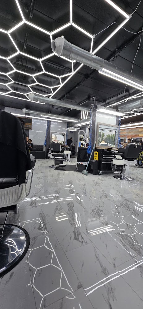 PETERS DOMINICAN BARBER SHOP view 3