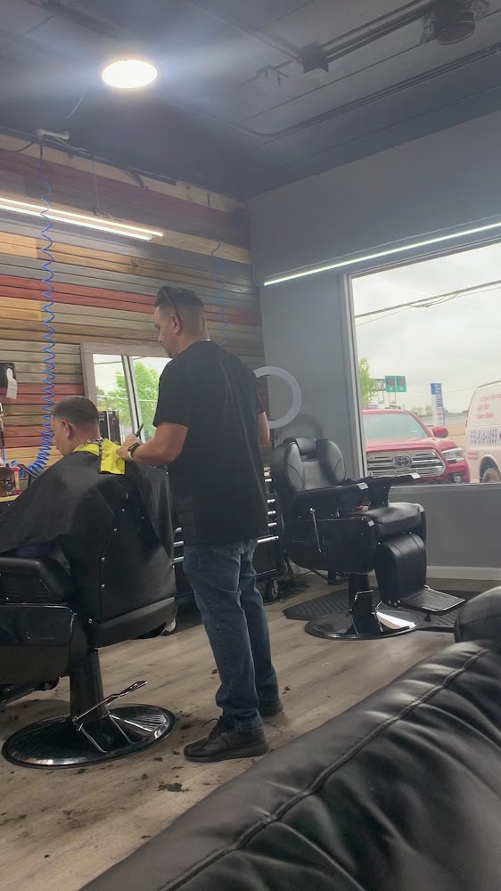 PETERS DOMINICAN BARBER SHOP view 4