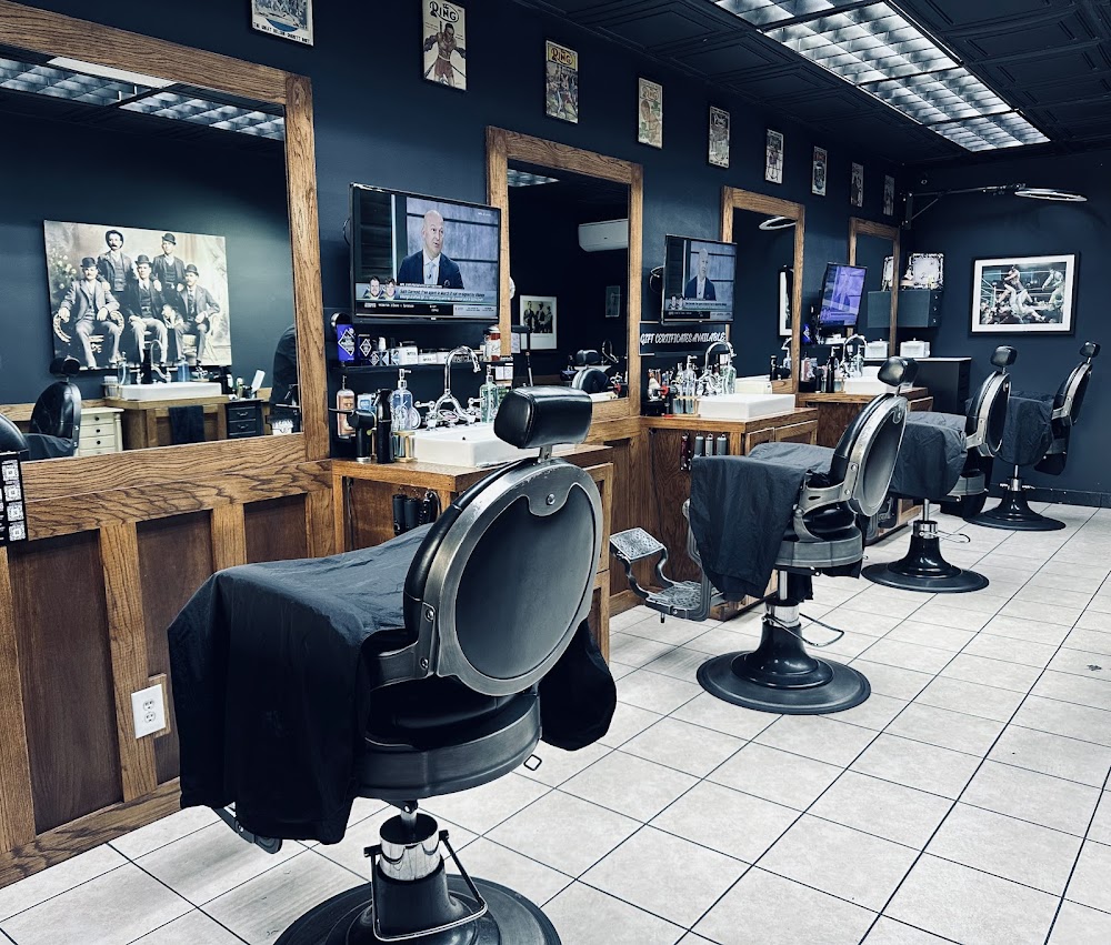 Aaron's on 7th • Gentlemens Barber Shop primary photo