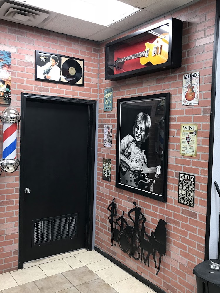 Razor's Edge Barbershop view 3